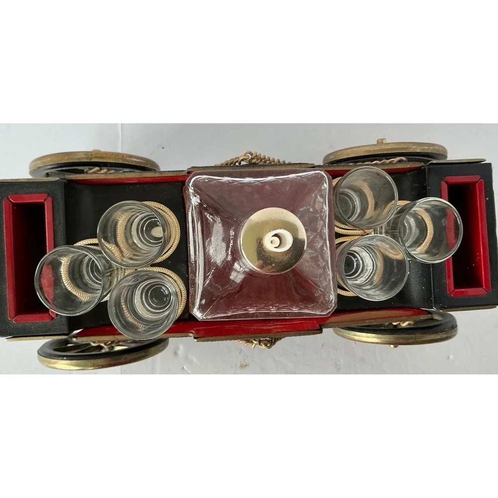 Vintage Stagecoach Music Box Liquor Decanter Set with 6 Shot‎ Glasses
